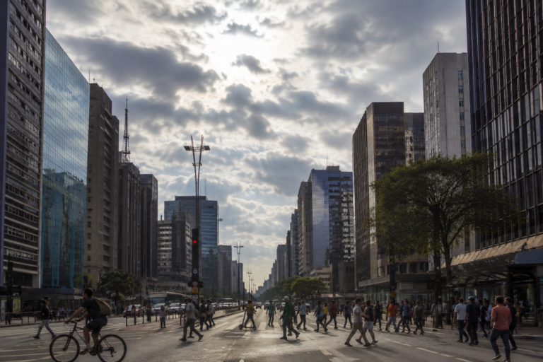 Sexta-feira terá sol entre muitas nuvens em São Paulo, aponta Defesa Civil